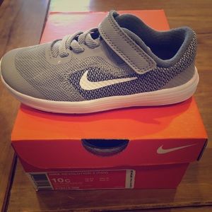 Nike revolution 3 Toddler sneaker